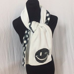 JOE BOXER WINKING SMILEY SEQUIN FLEECE SCARF